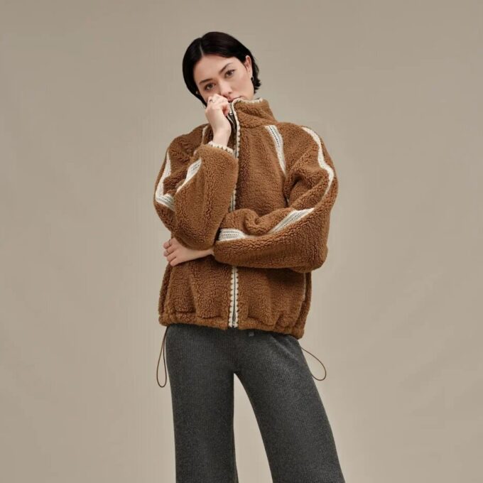 Nikia Crochet UGGfluff Jacke Nikia Crochet UGGfluff Jacke